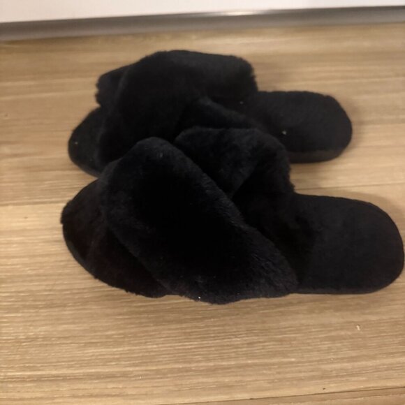 Black Faux Fur Slippers – Size 6 - Picture 4 of 5